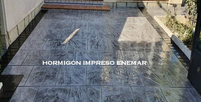 Obra hormigón impreso en Cobisa