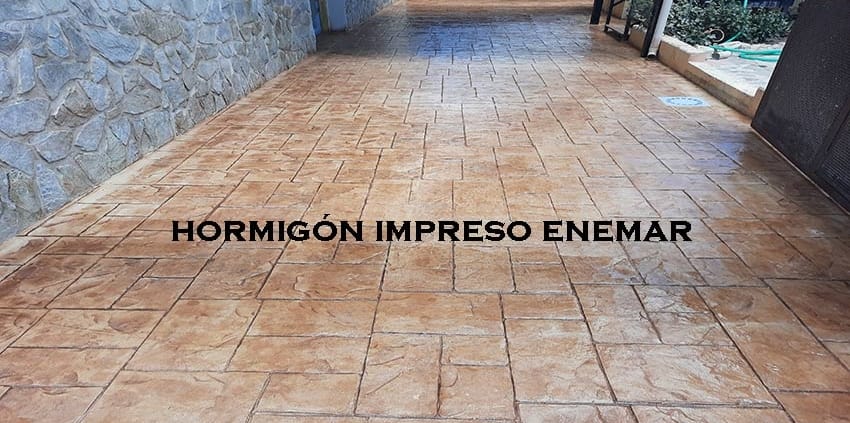 Obra de hormigón impreso en Val de Santo Domingo